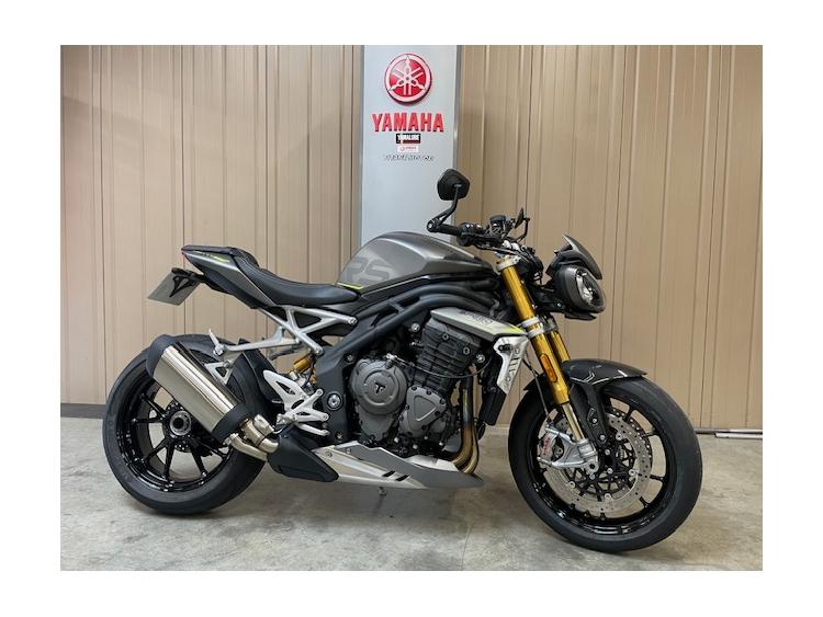TRIUMPH SPEED TRIPLE 1200 RS