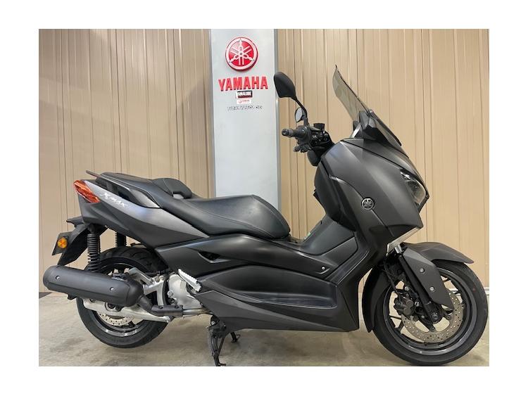 YAMAHA X-MAX 125