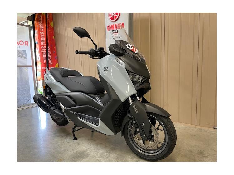 YAMAHA XMAX 300 TECH MAX +
