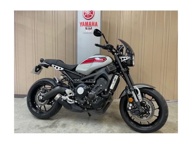 YAMAHA XSR 900
